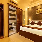 Airport Saigon Hotel - Gan Am Thuc Dem Cho Pham Van Hai