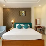 Airport Saigon Hotel - Gan Am Thuc Dem Cho Pham Van Hai